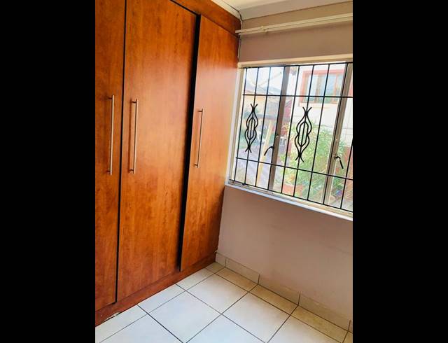 2 BEDROOM HOUSE FOR SALE IN BRAMLEY GARDENS